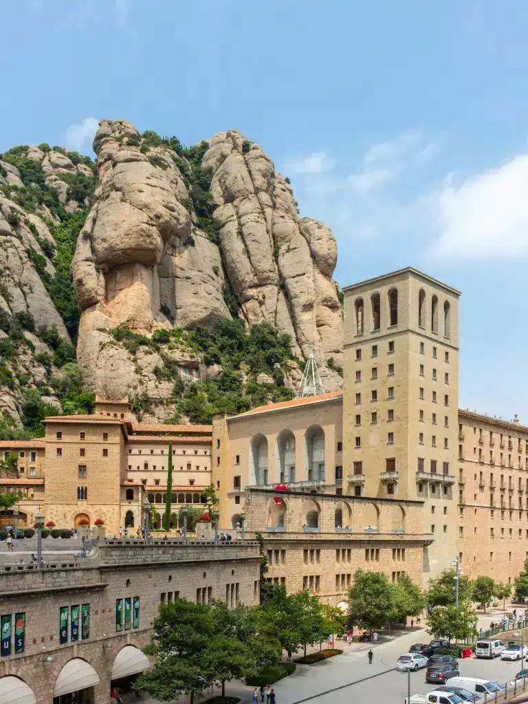 Barcelona x2: Barcelona City Tour Gastronómico+ Tour Montserrat + Cata de Vinos
